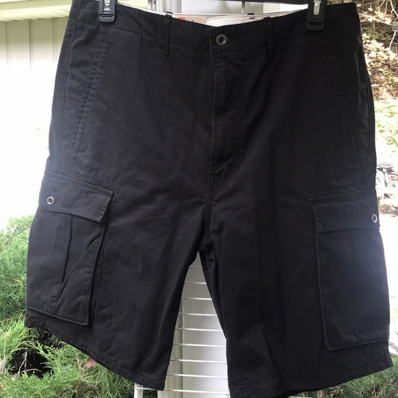 levis black cargo shorts